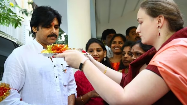 ഏകദേശം 1800 കോടിയിലധികം ആസ്തിയാണ് താരപത്നിയ്ക്ക് ഉള്ളത്