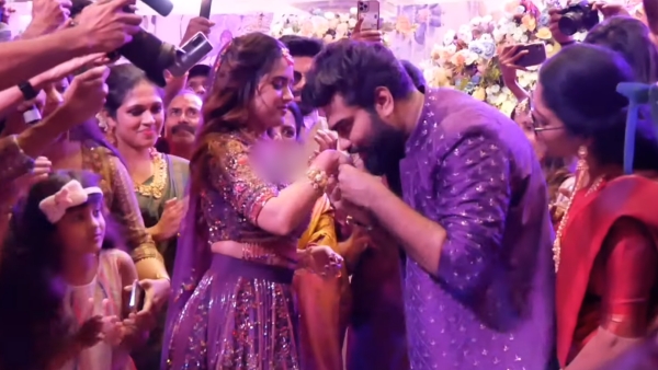 ലവ് അറ്റ് ഫസ്റ്റ് സൈറ്റാണ്