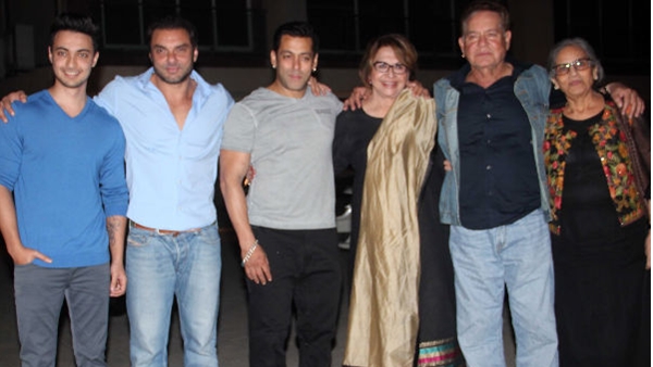 ആ സമയത്ത് നിന്റെ മമ്മി സല്‍മ ബാല്‍ക്കണിയില്‍ നില്‍ക്കുന്നുണ്ടാവും