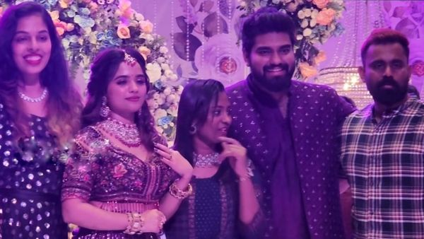 ഭാര്യ സ്നേഹയ്ക്ക് ഒപ്പമാണ് സായ് ചടങ്ങിന് എത്തിയത്