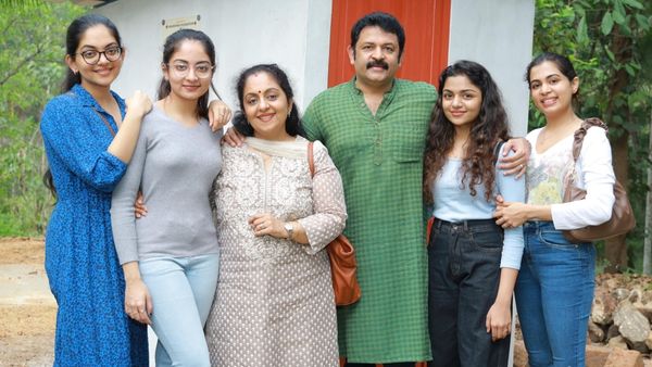 ahaana krishna family 