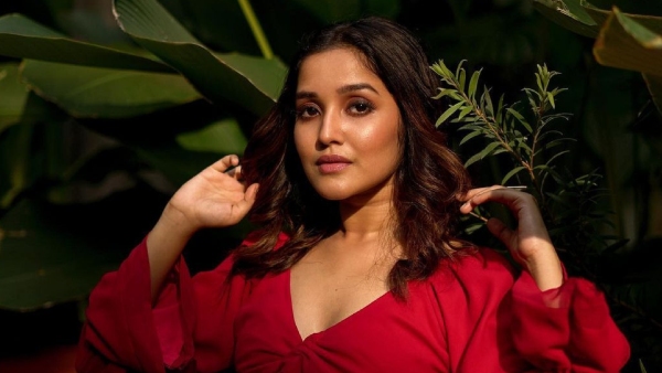 Anikha on criticisms