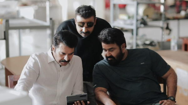 Mammootty  Mohanlal  Kunchacko Boban at MMMN location