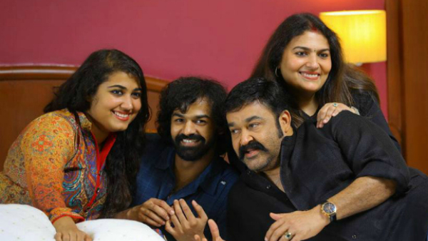 Mohanlal and Suchitra with Pranav and Vismaya