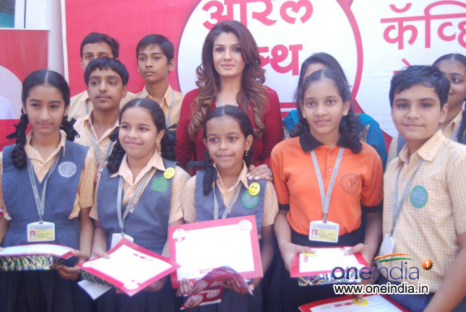 Raveena Tandon at Colgate Dental Oral Health Month Event