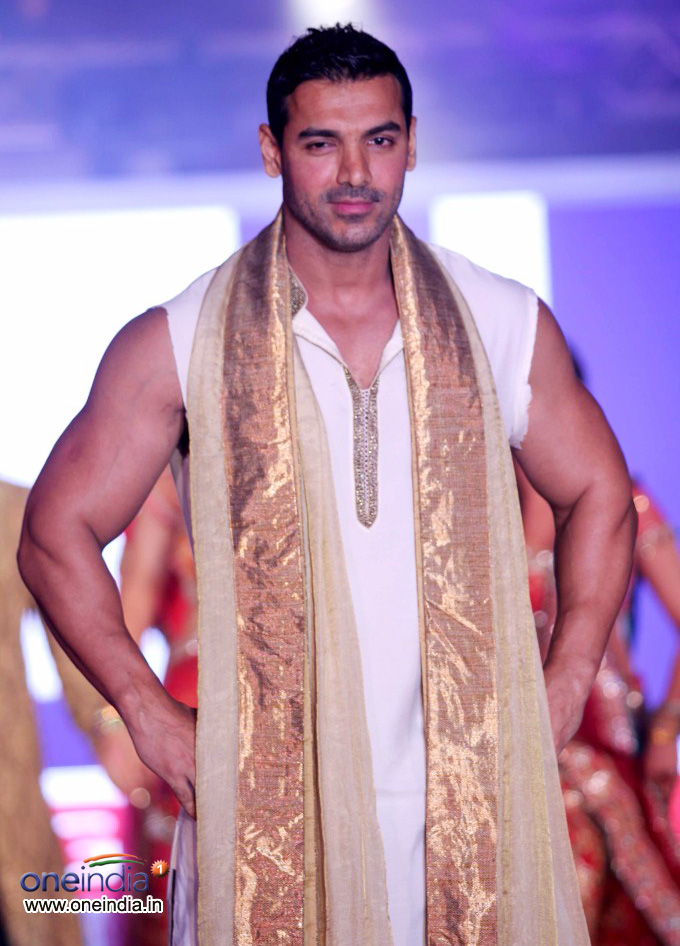 Cast Of Housefull 2 s Ramp Walk At JW Marriott Filmibeat cast-of-housefull-2-s-ramp-walk-at-jw-marriott-filmibeat