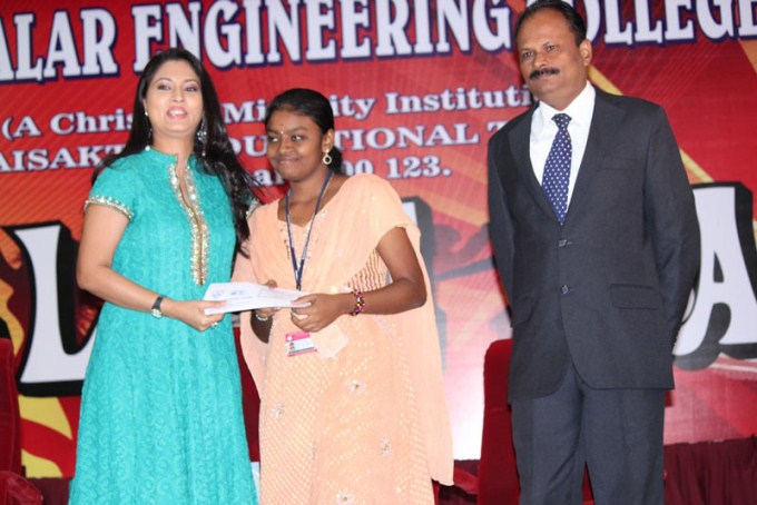 Actress Pooja in panimalar college