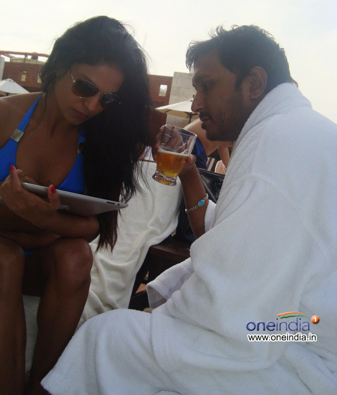 Veena Malik and Hemant Madhukar 3D Love Life