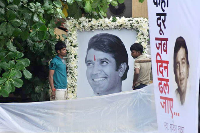 Rajesh Khanna's funeral procession