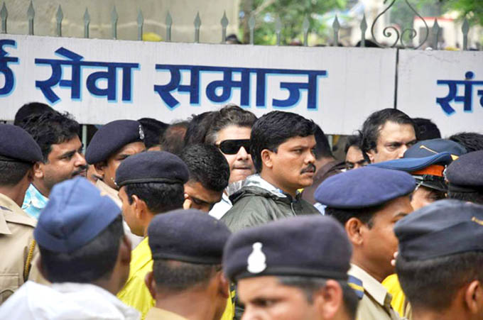 Rajesh Khanna's funeral procession