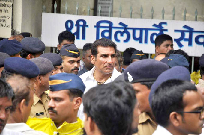 Rajesh Khanna's funeral procession