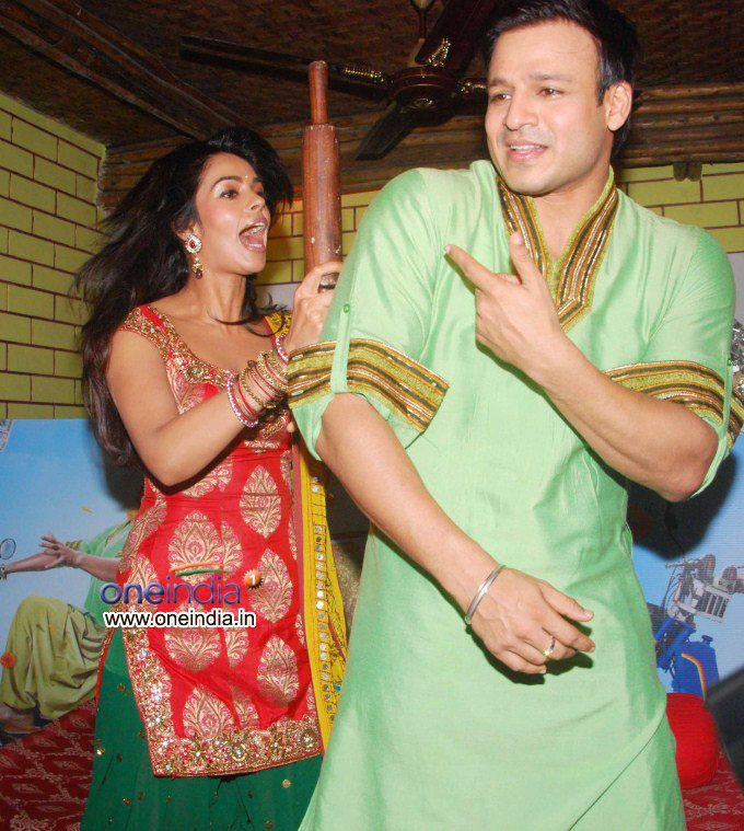 Kismat Love Paisa Dilli Movie Promotion