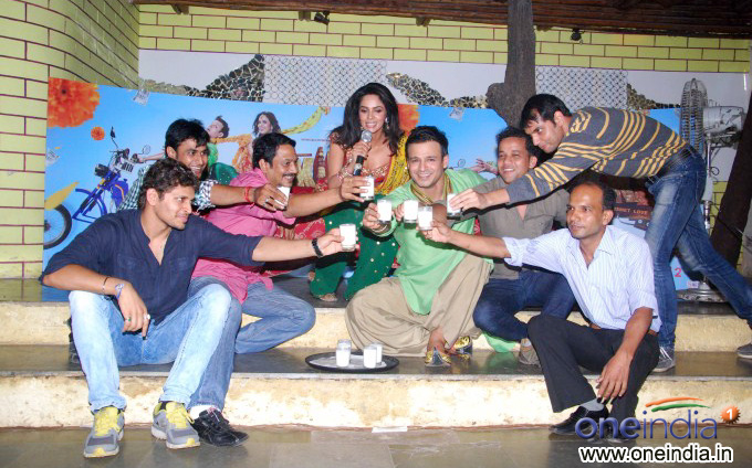 Kismat Love Paisa Dilli Movie Promotion