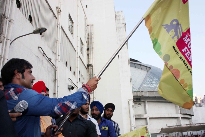 Ajay Devgan flag off vintage car rally
