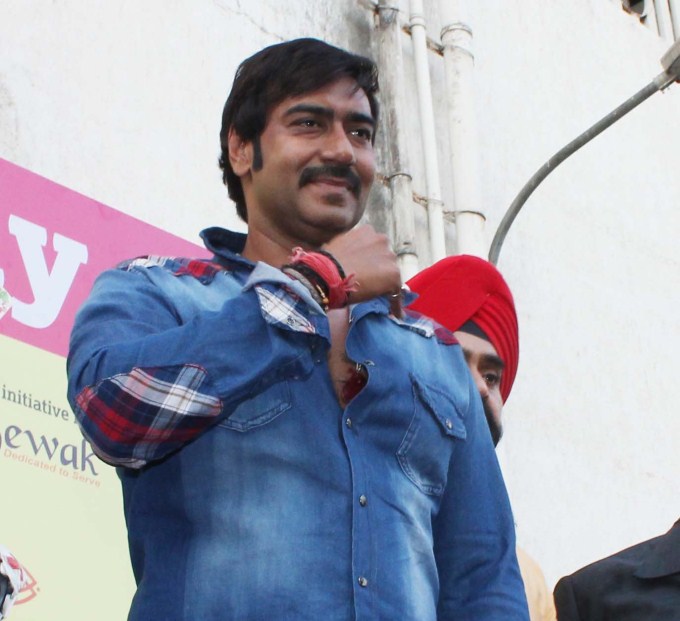 Ajay Devgan flag off vintage car rally