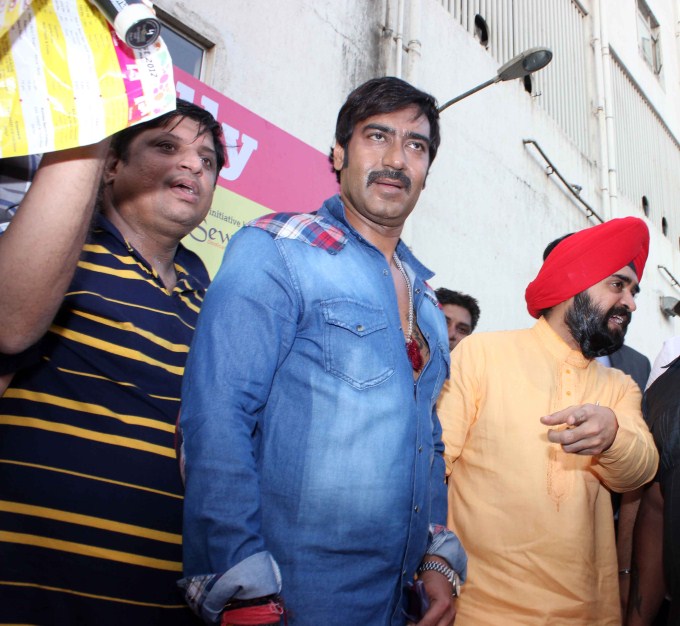 Ajay Devgan flag off vintage car rally