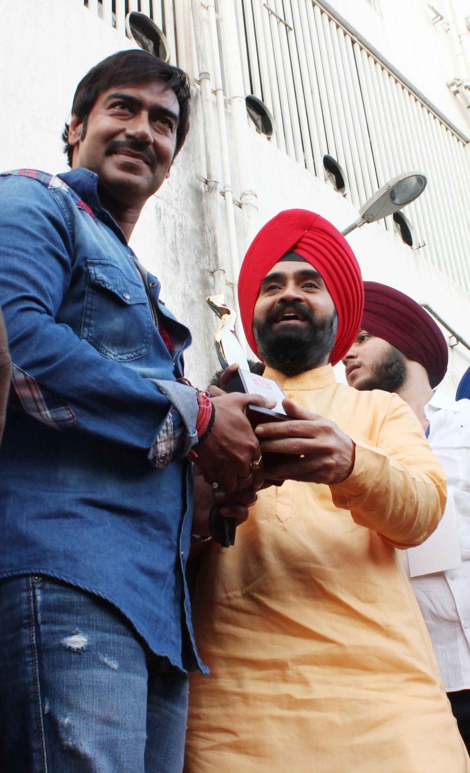 Ajay Devgan flag off vintage car rally