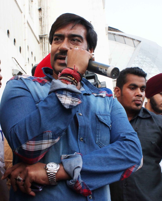 Ajay Devgan flag off vintage car rally