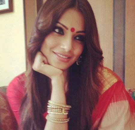 Bipasha Basu Rare and Unseen Photo Gallery