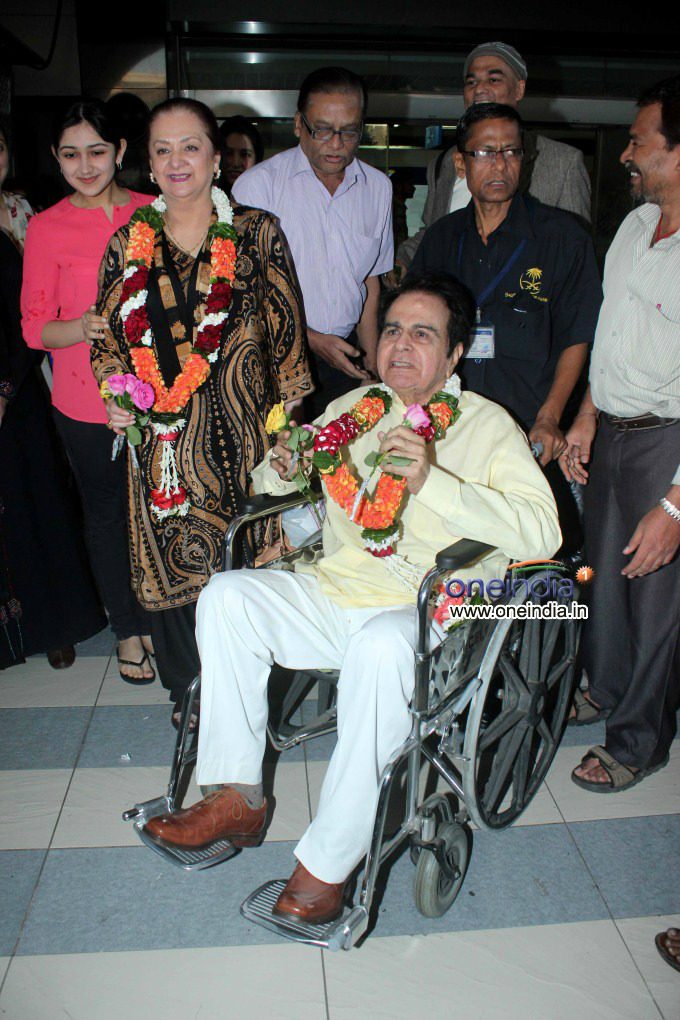 Dilip Kumar and Saira Banu Returns From Hajj Mecca