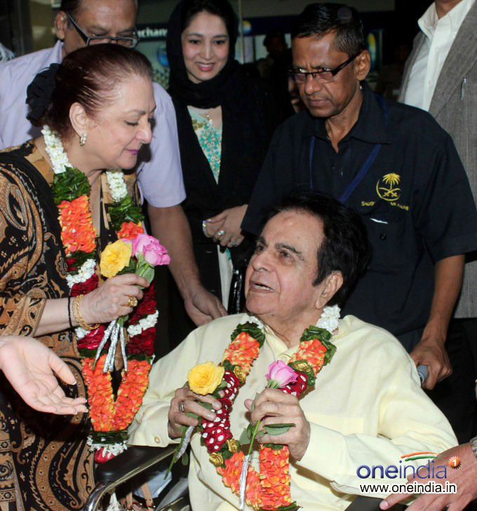 Dilip Kumar and Saira Banu Returns From Hajj Mecca