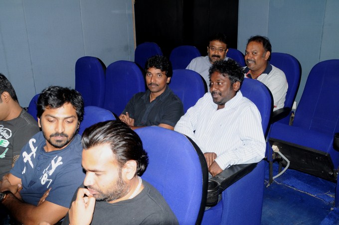 Mathil Mel Poonai Premiere Show