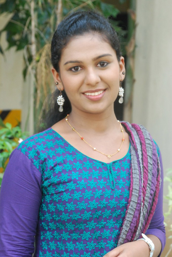 Naalu Ponnu Naalu Pasanga