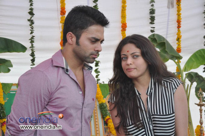 Antha Nee Mayalone Muhurat