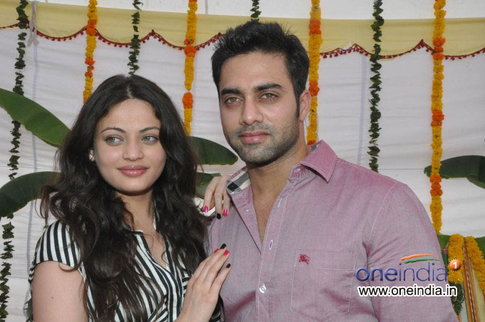 Antha Nee Mayalone Muhurat