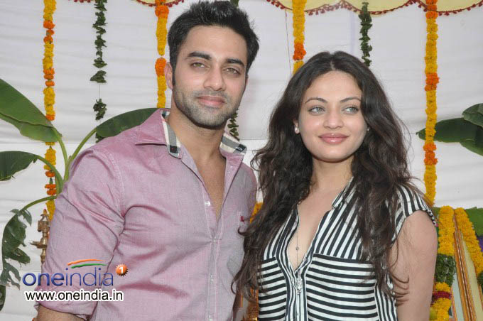 Antha Nee Mayalone Muhurat