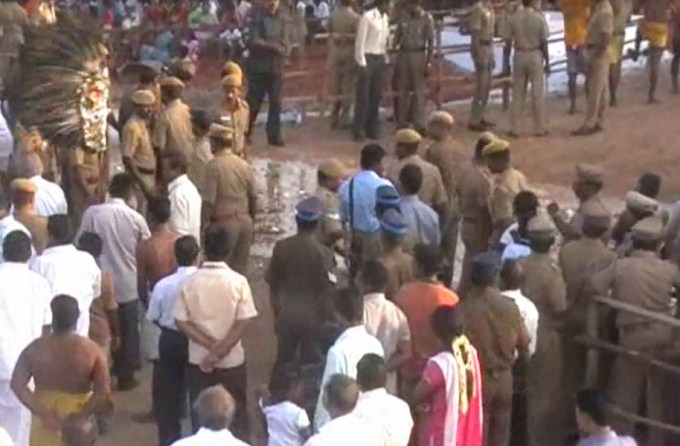 Azhagar's Entry into the Vaigai River