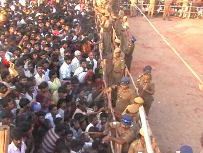 Azhagar's Entry into the Vaigai River