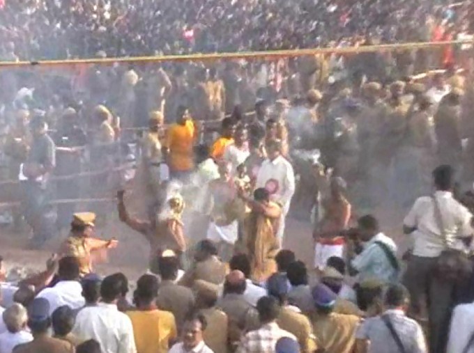 Azhagar's Entry into the Vaigai River