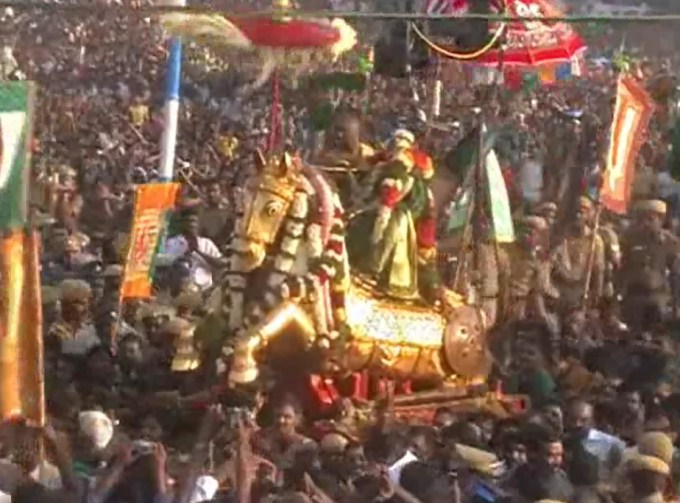 Azhagar's Entry into the Vaigai River