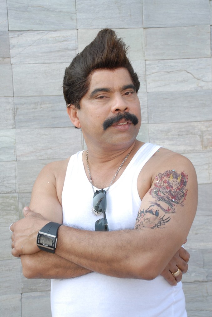 Summa Nachunu Irukku