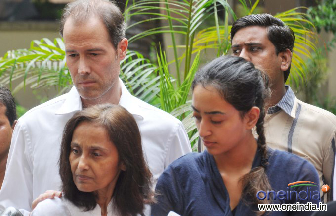 Jiah Khan's Mother Rabia Amin Press Conference