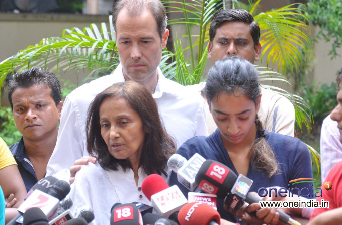 Jiah Khan's Mother Rabia Amin Press Conference