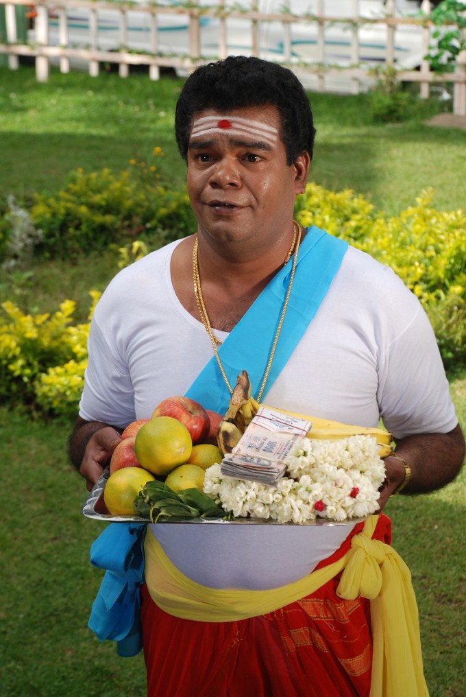 Madhavanum Malarvizhiyum