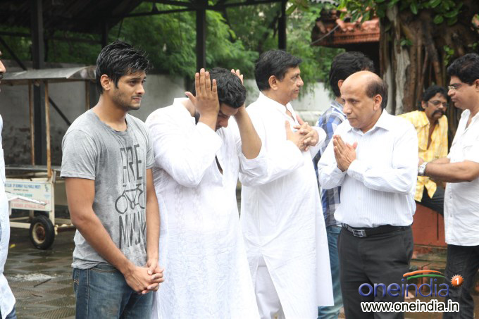Funeral of filmmaker Sudhakar Bokade