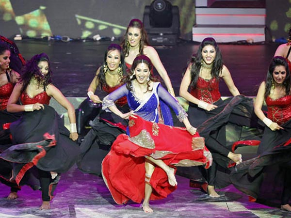 Dance Performance at IIFA Awards 2013