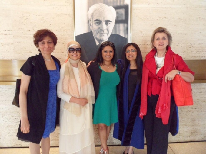 Manisha Koirala After Surgery at London