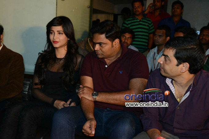 Yevadu Mobile App Launch