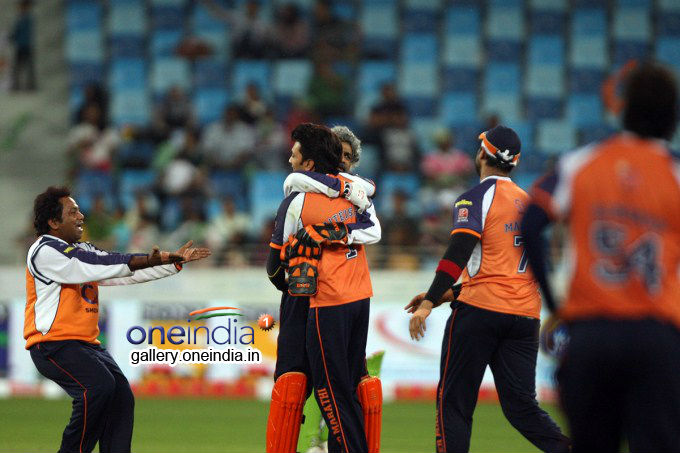 CCL 4 : Kerala Strikers Vs Veer Marathi