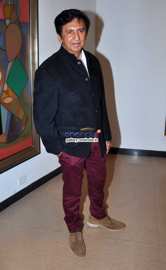 Sonakshi Inaugurates Painting Exhibition Of Neeraj Goswami