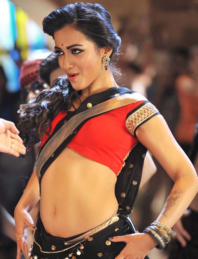 Catherine Tresa In Traditional Attire