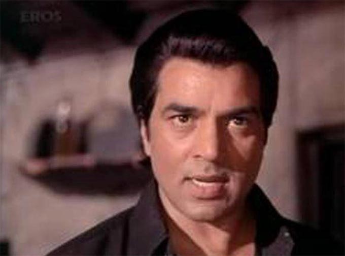 Bollywood Movie Dialogues that we will never Forget