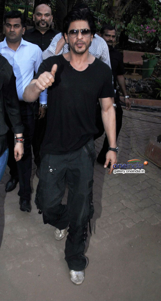 SRK with daughter Suhana at YouTube FanFest 2014