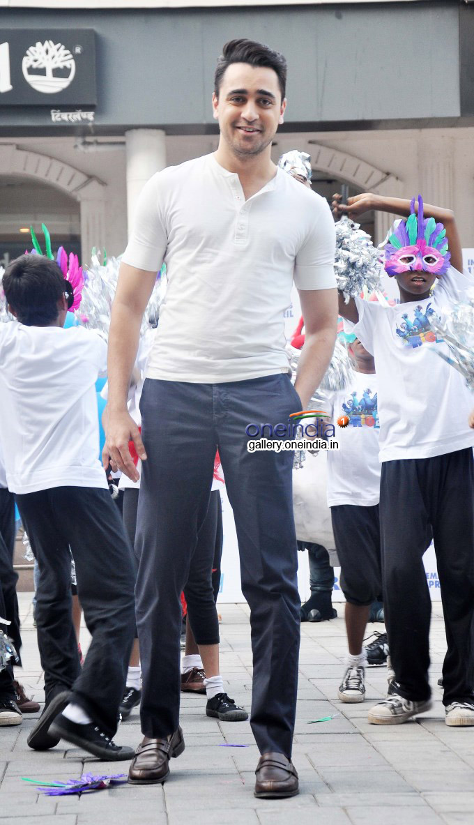 Imran Khan promote Rio 2 at Phoenix Malls Mumbai