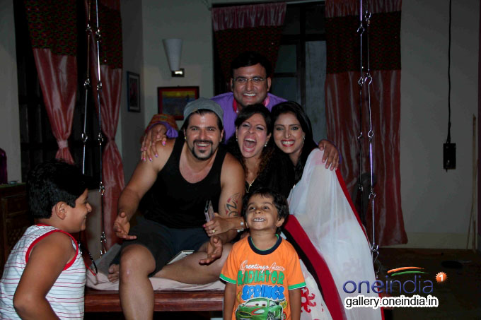 Badi Door Se Aaye Hain on location shoot