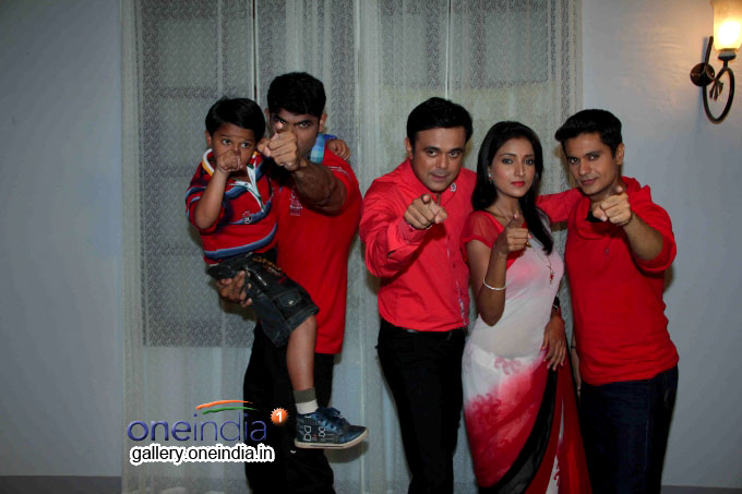Badi Door Se Aaye Hain on location shoot
